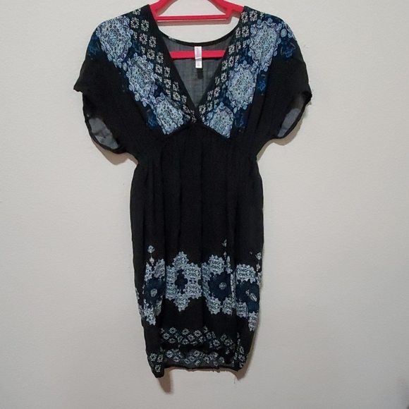Xhilaration Dresses & Skirts - Black & Blue Floral Dress